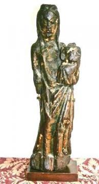 Carved_Group_of_Virgin_and_Child_-_frontal_8986.jpg